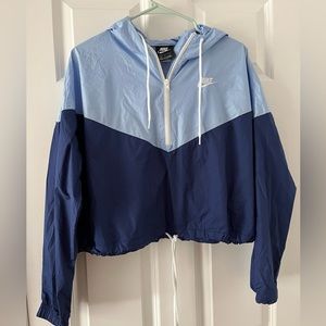 ‼️MOVING‼️Must go🚨 2 toned blue nike windbreaker with adjustable strip and hood